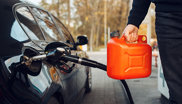 ¿Cuántos km rinde un litro de gasolina?