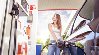 ¿Cómo regular el consumo de combustible con Ticket Car?