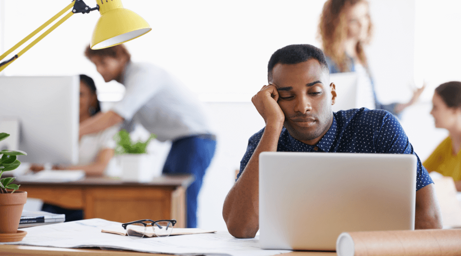 mal ambiente laboral o falta de reconocimiento