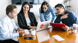 7 estrategias para mejorar las condiciones laborales en tu empresa