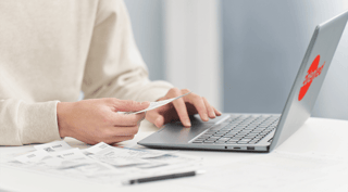 Cómo crear una política de gastos que reduzca fugas monetarias