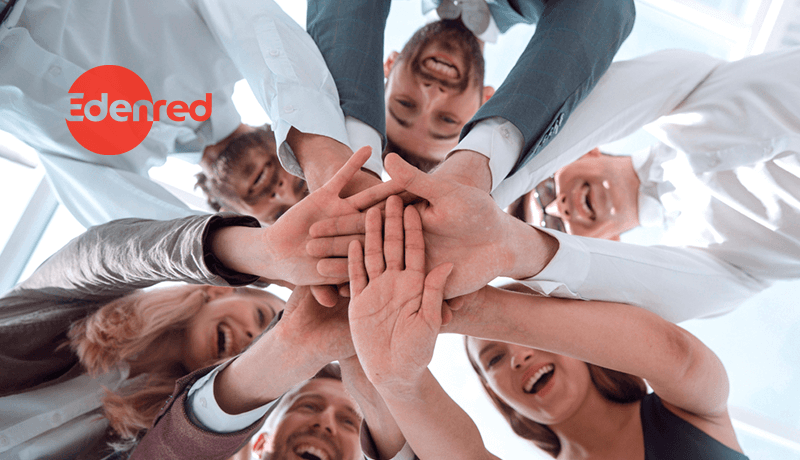 Equipo de trabajo muy motivado sin gastar dinero