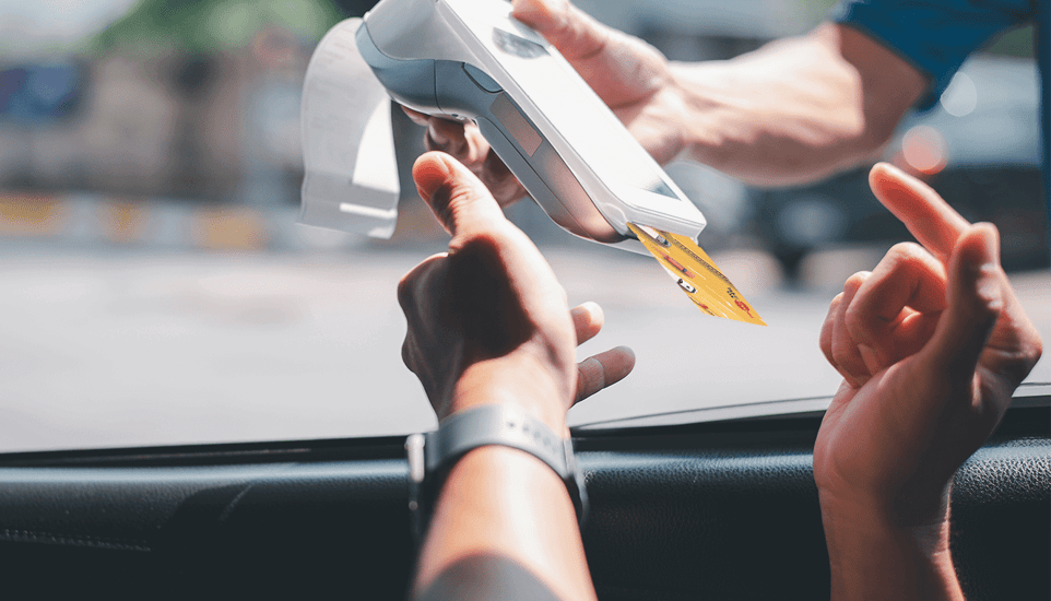 Beneficios de reducir el uso de efectivo para tus conductores