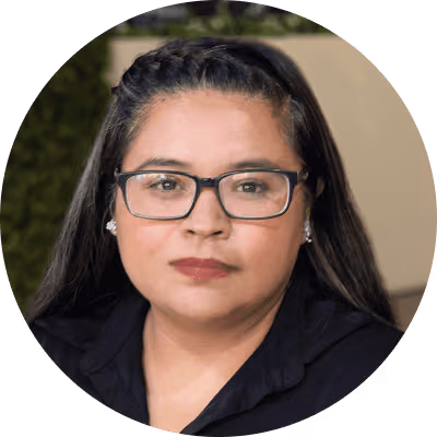 Clienta Ticket-Car satisfecha Clienta Ticket-Car satisfecha